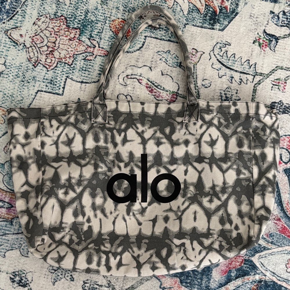 ALO Yoga Black and Gray Patterned Tote Bag